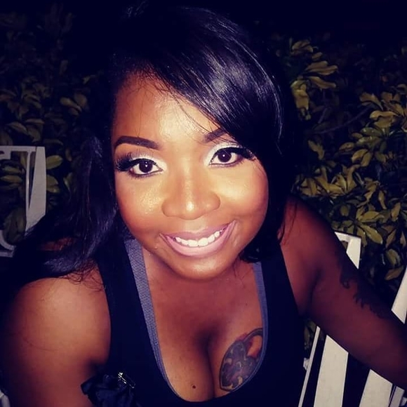 Profile Picture of Aundrea Taylor (@aundreata) on Poshmark