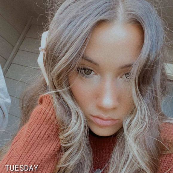 Profile Picture of Allison Genzer (@allisongenzer) on Poshmark