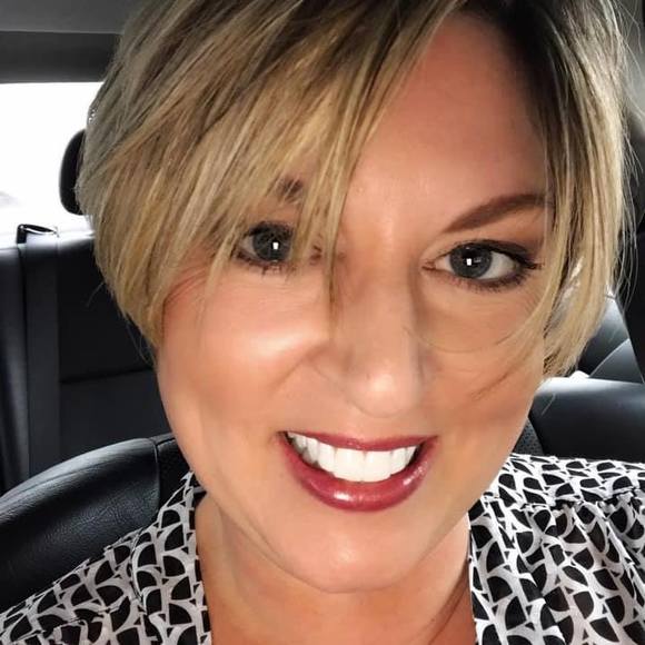 Profile Picture of Kim Seay hoskins (@kimlseay) on Poshmark