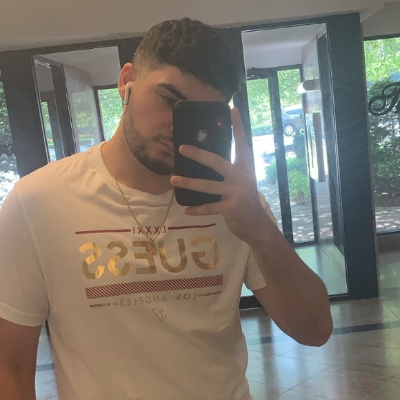 Profile Picture of Reuben Niya (@rublendz) on Poshmark