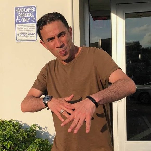 Profile Picture of Omar Omar (@buzariba) on Poshmark