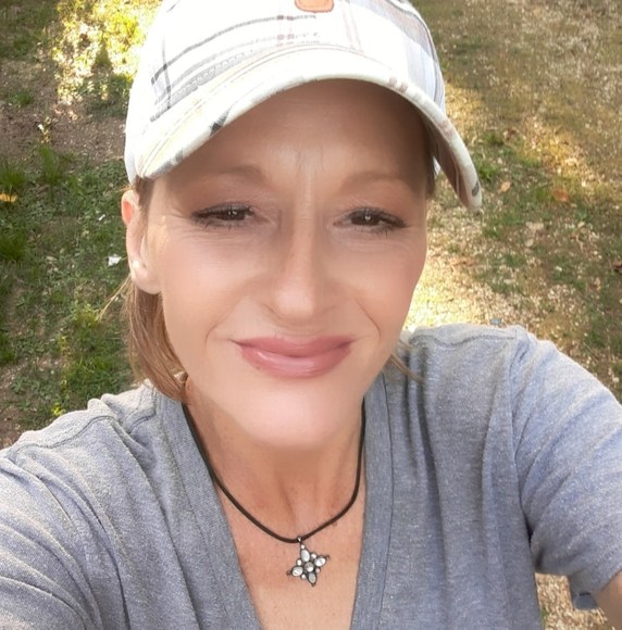 Profile Picture of Sherry Hobbs (@sherry1co) on Poshmark