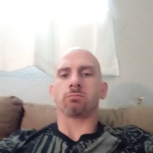 Profile Picture of Luke Fowler (@lukefowler160) on Poshmark