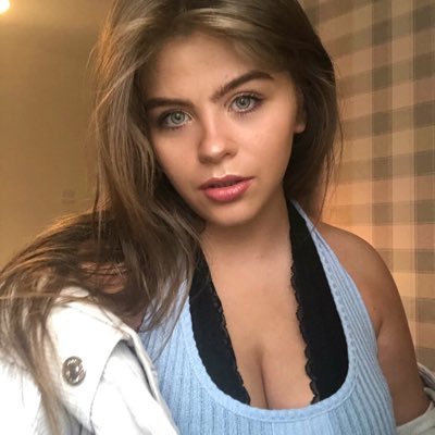 Profile Picture of Jodie Jones (@jodesjj) on Twitter