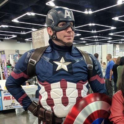 Profile Picture of Brendan MacNeil (@nerdofmanyfaces) on Twitter