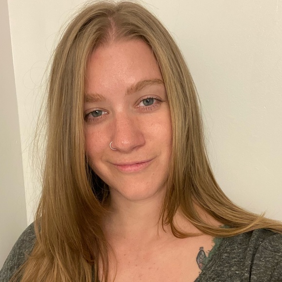 Profile Picture of Heather Neal (@hmneal90) on Poshmark