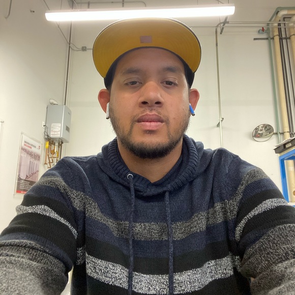 Profile Picture of Julius Graham (@juliusgraham) on Poshmark