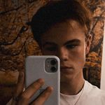 Profile Picture of ᴀʀᴇ ᴡᴇ ᴛᴏᴏ ʏᴏᴜɴɢ ꜰᴏʀ ᴛʜɪꜱ🥀 (@_ernest.20) on Instagram