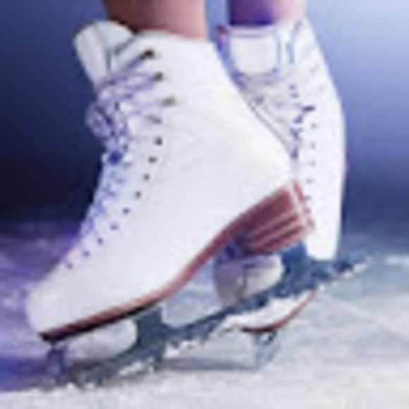 April Ressegger - Poshmark Profile Picture of April Ressegger (@aprilressegger) on Poshmark