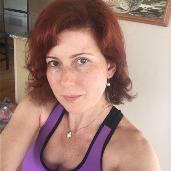 Profile Picture of Svetlana Aminova (@svetik71) on Poshmark