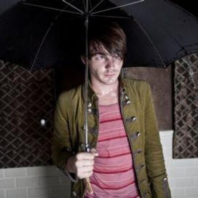 Julia Schwenk - Twitter Profile Picture of Julia Schwenk (@DrakeBellGerman) on Twitter