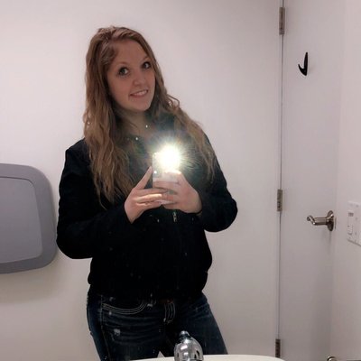 Profile Picture of KateLynn Moore 🌸 (@katelynnnnmoore) on Twitter