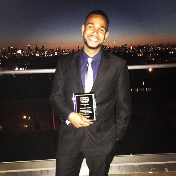 Profile Picture of Alexander Garces (@alexandergarces) on Poshmark