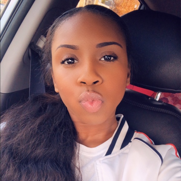 Profile Picture of Kyrin Colister (@kcolister12) on Poshmark