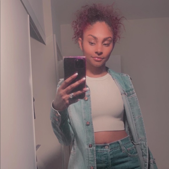 Profile Picture of Tianna Mattadeen (@tiannamattadeen) on Poshmark