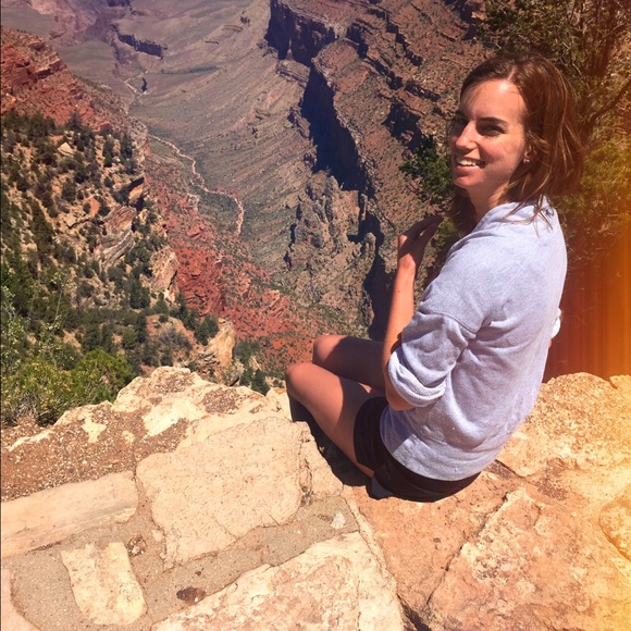 Profile Picture of Emily Vanriper (@emvanriper) on Poshmark