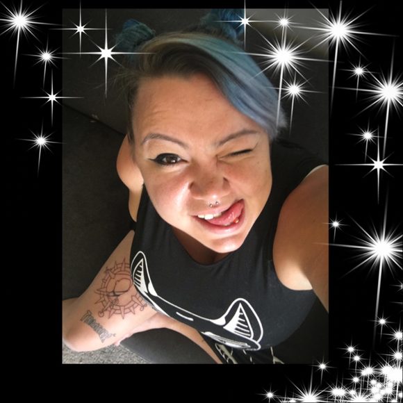 Profile Picture of Cheyenne Fraser martin (@mystery_gal2004) on Poshmark