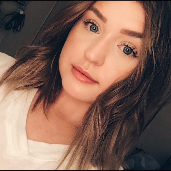 Profile Picture of Jordan Trauner (@jordant13) on Poshmark