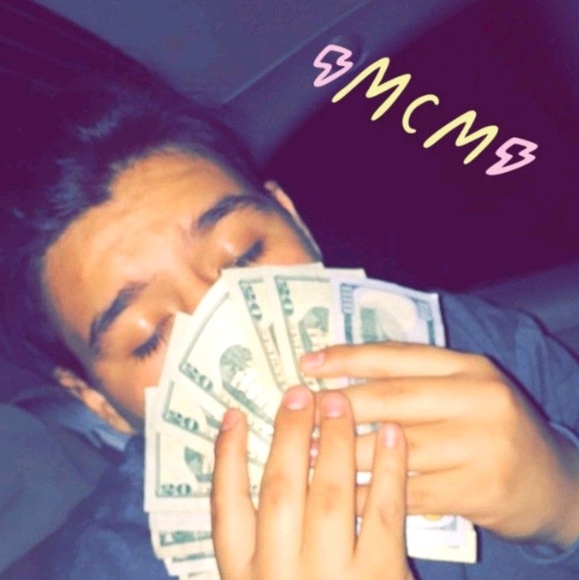 Profile Picture of Jeremy Gomez (@dro210) on Poshmark