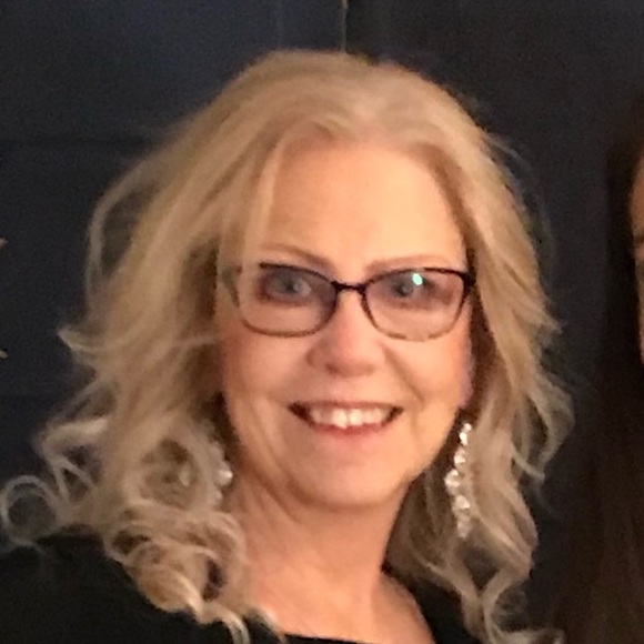 Profile Picture of Kathy Lamando (@khakilaman) on Poshmark