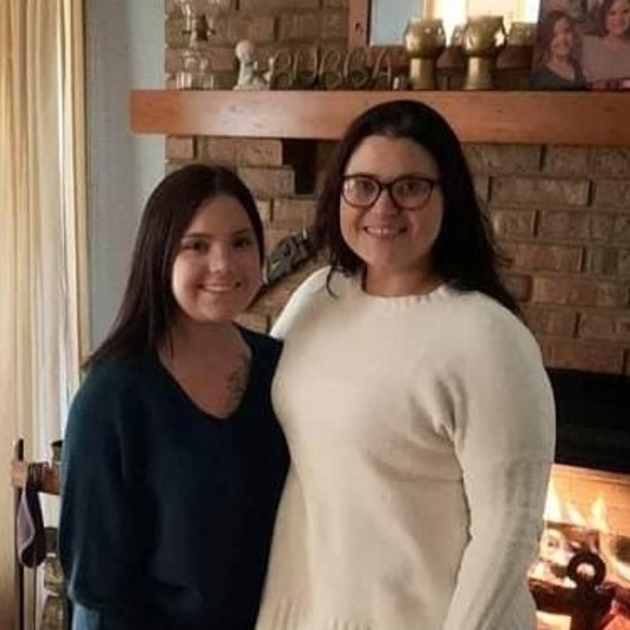 Profile Picture of Jenny Hartzog (@jlhartzog0311) on Poshmark