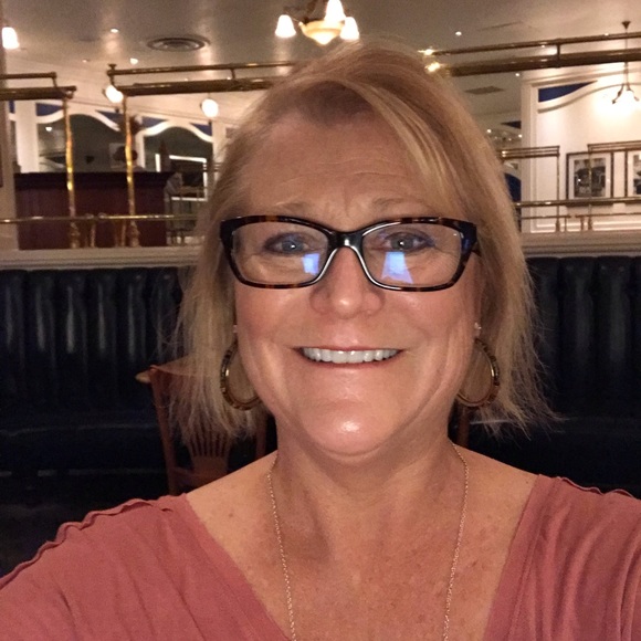 Profile Picture of Catherine Kelley (@cath18) on Poshmark