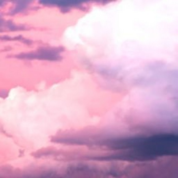 Profile Picture of Emily Olsem (@emilu10) on Poshmark