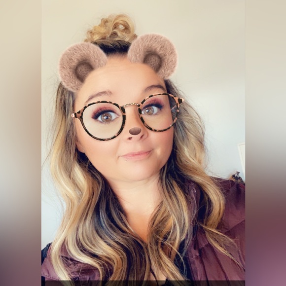 Profile Picture of Monique Tingley (@moniquetingley) on Poshmark