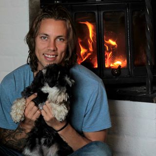 Profile Picture of Daniel Frank (@frankie.fourfingers.391) on Facebook