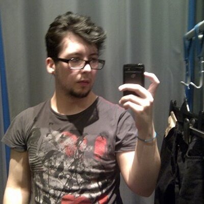 Profile Picture of Simon Dutton (@DVInsanity) on Twitter