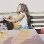 Profile Picture of BOZIANA (@vicky_laini) on Instagram