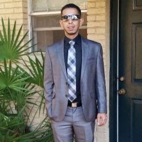 Profile Picture of Hatim Zouitni (@tzouitni) on Poshmark