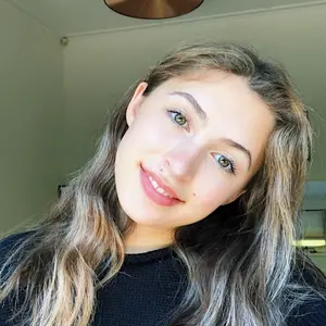 Profile Photo of Willow Fitzhenry (@willowfitzhenry68) on Tiktok