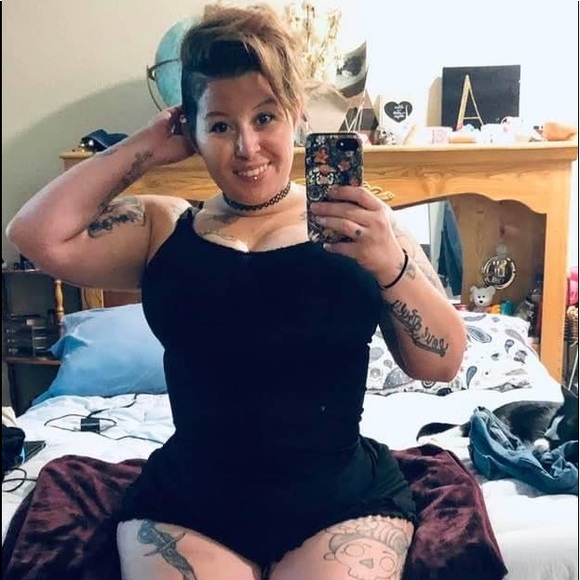 Profile Picture of Alissa Gibbs (@lokibeauty) on Poshmark