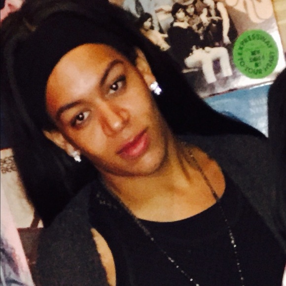 Profile Picture of Carlos Mcgary (@queencarlos) on Poshmark