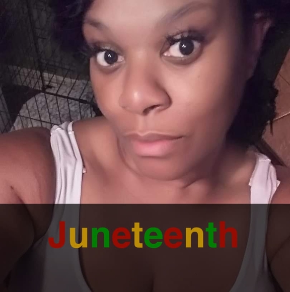 Profile Picture of Sparkle Thomas rubin (@sparkyrubin) on Poshmark