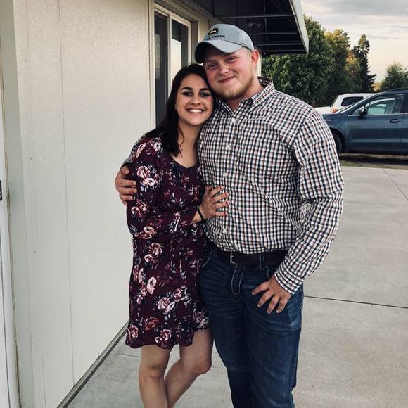 Monica Buchite - Poshmark Profile Picture of Monica Buchite (@monnie_16) on Poshmark