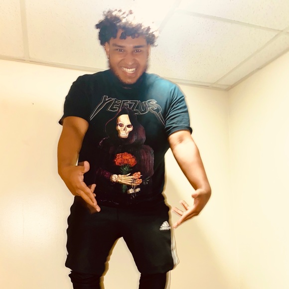 Profile Picture of Marcus Welch (@marcusw23) on Poshmark