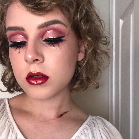 Profile Picture of Chloe Blatnik (@chloeblatnik) on Poshmark