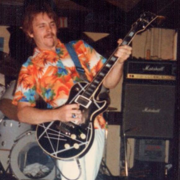 Profile Picture of Tony Bruns (@tonybruns69) on Poshmark