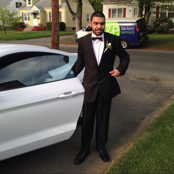 Profile Picture of Michael Delvecchio (@mdelvecchio1994) on Poshmark