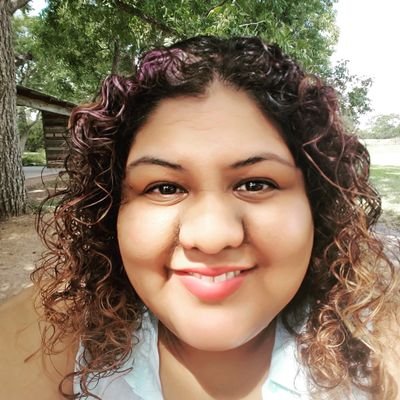 Profile Picture of Isabel Gutierrez (@Chavely_Isa) on Twitter