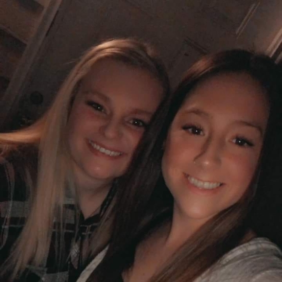 Profile Picture of Autumn Surrell (@autumnsurrell) on Poshmark