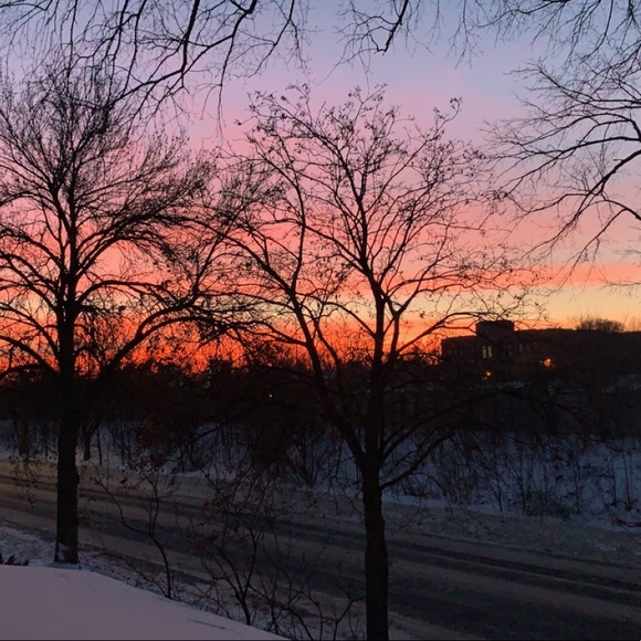 Profile Picture of Laura Libner (@lauralibner) on Poshmark