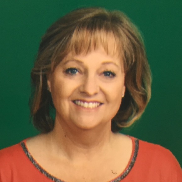 Profile Picture of Debbie Hurtado (@debbiehurtado) on Poshmark