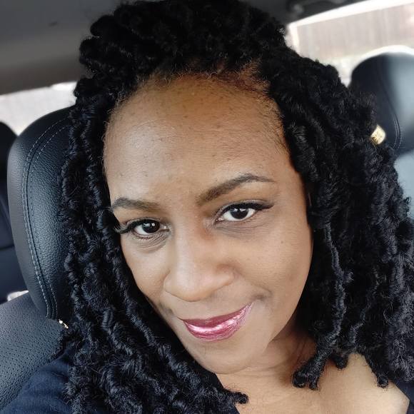 Profile Picture of Kim Rivers (@kimrivers62) on Poshmark