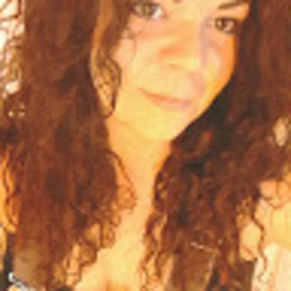 Profile Picture of Danielle Shay agrell (@danshay81) on Poshmark