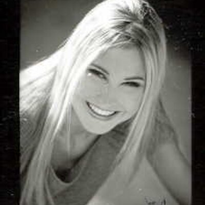Profile Picture of Noelle Smith (@mademedia27) on Twitter
