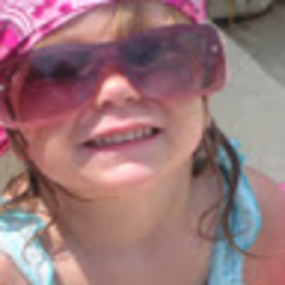 Profile Picture of Rhiannon Pearson (@rhipearson) on Poshmark
