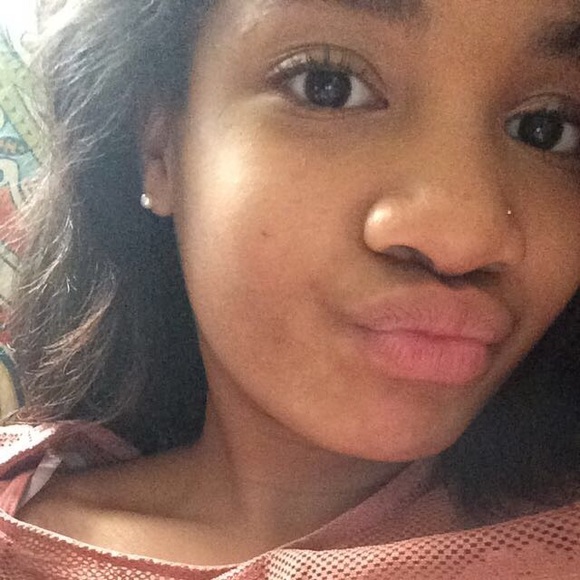 Profile Picture of Joyce Maua (@joymau) on Poshmark